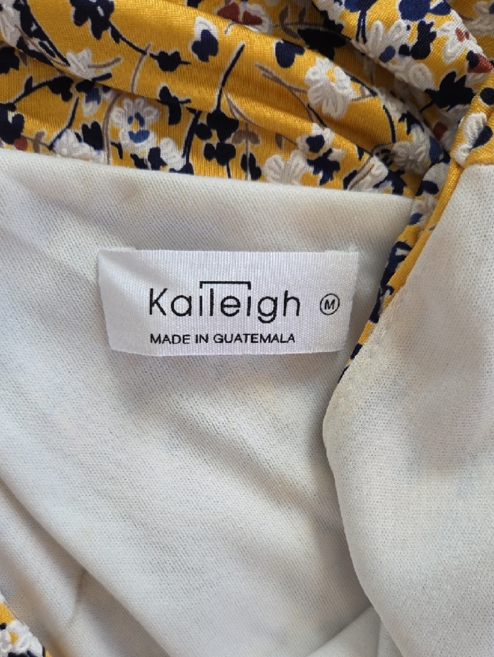 Kaileigh Yellow Floral V-Neck Sleeveless Midi Dress with Navy & White Accents - Picture 2 of 3